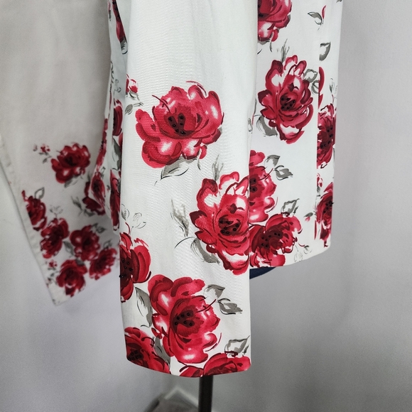 Victor Costa Occasion White with Red Flower Floral Design Jacket and Pant Suit - Picture 7 of 17